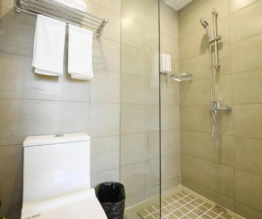 Shell Hotel Shanghai Normal University Hongcao Road Metro Station Guiping Road