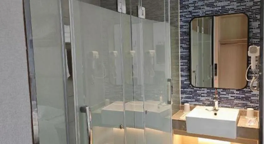 Shell Hotel Shanghai Normal University Hongcao Road Metro Station Guiping Road