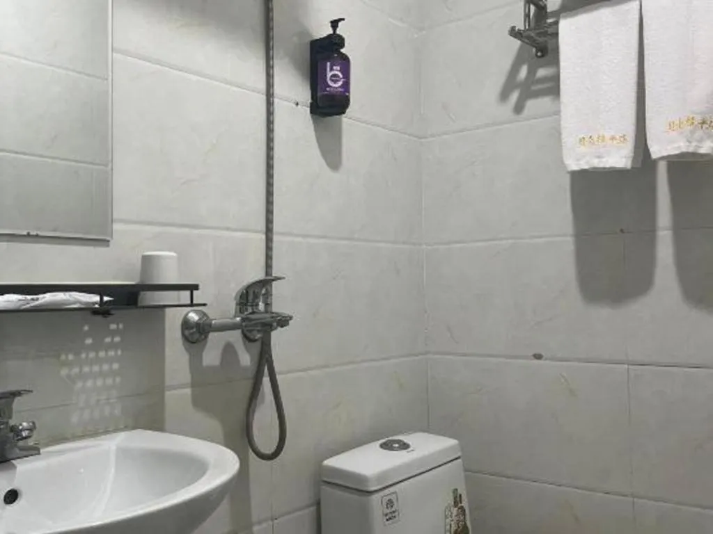 Shell Hotel Shanghai Normal University Hongcao Road Metro Station Guiping Road