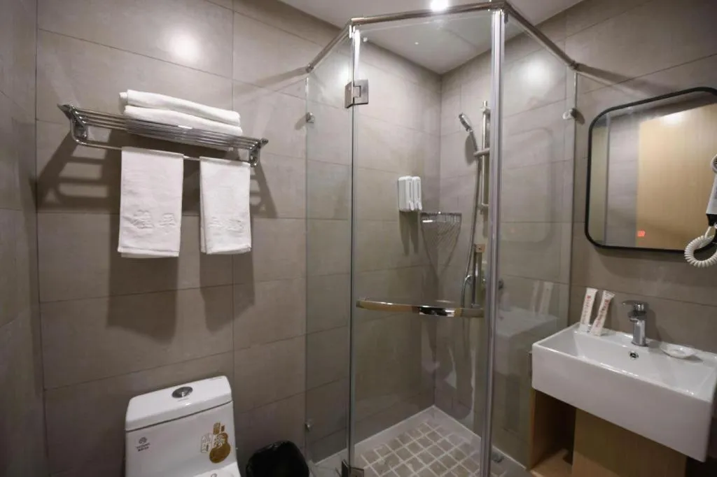 Shell Hotel Shanghai Normal University Hongcao Road Metro Station Guiping Road