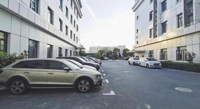 Shell Hotel Shanghai Normal University Hongcao Road Metro Station Guiping Road