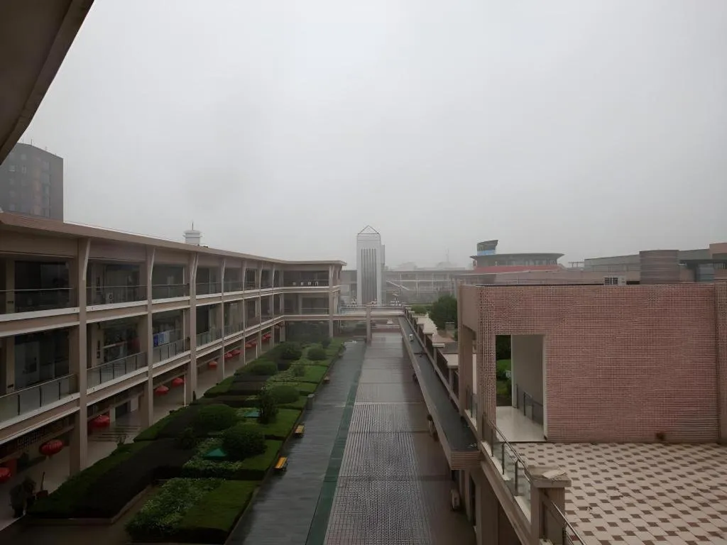 Shell Hotel Suzhou Zhangjiagang Jingang Town Central Plaza