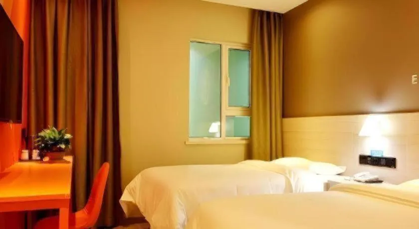 Bed in Shell Hotel Lanzhou Xiguan Lanzhou University 2nd Hospital Cultural Palace Metro Station