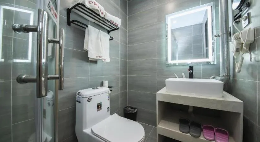 Shell Hotel Zhengzhou East High-Speed Railway Station Zhengdong Commerical Center