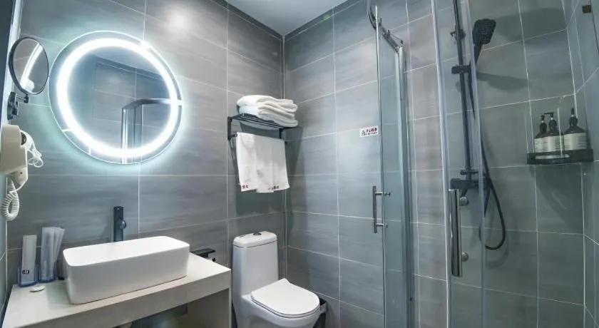 Shell Hotel Zhengzhou East High-Speed Railway Station Zhengdong Commerical Center