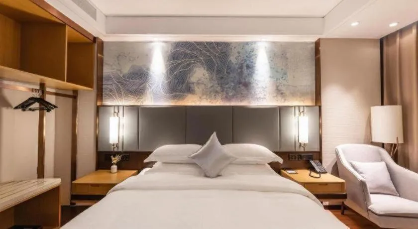 Bed in GreenTree Eastern Hotel Suzhou Dushu Lake Yinshan Lake Guoyuan Road Metro Station