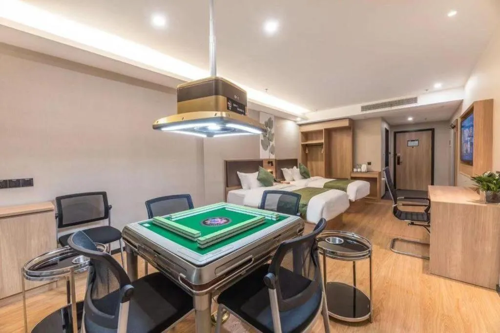 GreenTree Inn Express Zhangjiagang Hexing Town Shazhou Professional Institue of Technology