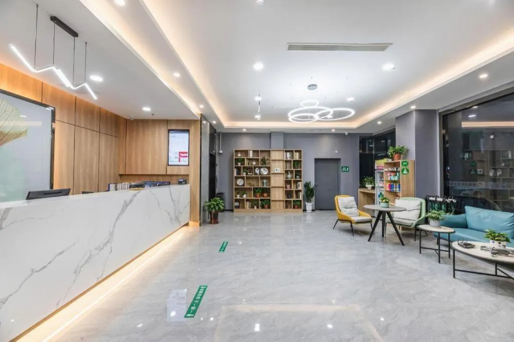 GreenTree Inn Express Zhangjiagang Hexing Town Shazhou Professional Institue of Technology