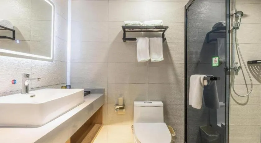 GreenTree Inn Express Zhangjiagang Hexing Town Shazhou Professional Institue of Technology