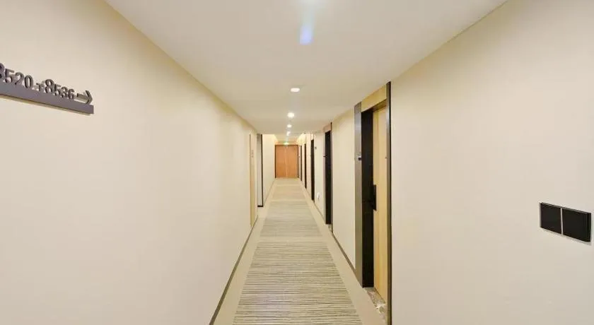 GreenTree Inn Express Zhangjiagang Hexing Town Shazhou Professional Institue of Technology