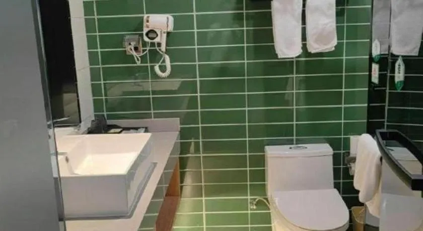 GreenTree Inn Express Zhangjiagang Hexing Town Shazhou Professional Institue of Technology