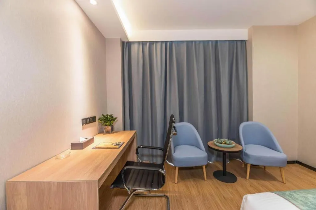 GreenTree Inn Express Zhangjiagang Hexing Town Shazhou Professional Institue of Technology