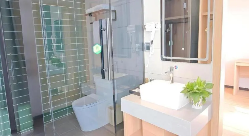 GreenTree Inn Express Zhangjiagang Hexing Town Shazhou Professional Institue of Technology