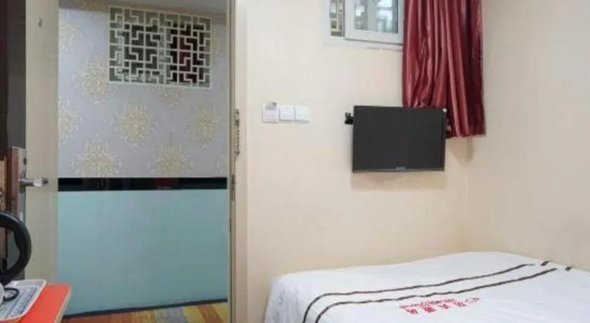 Bed in Shell Hotel Shanghai Expo Changqing Road Metro Station