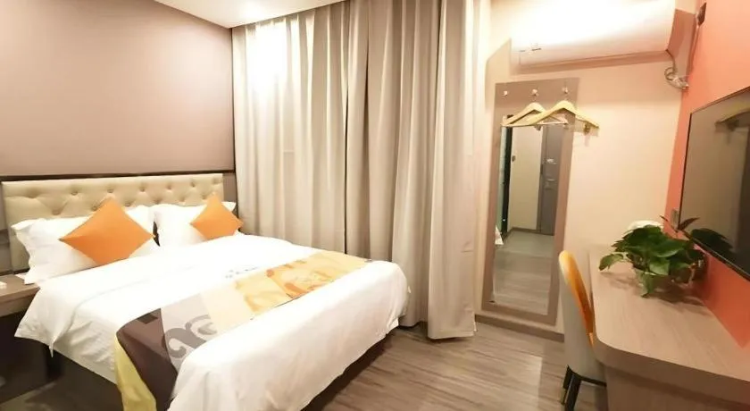 Bed in Shell Hotel Shanghai Jinshan Wanda Plaza