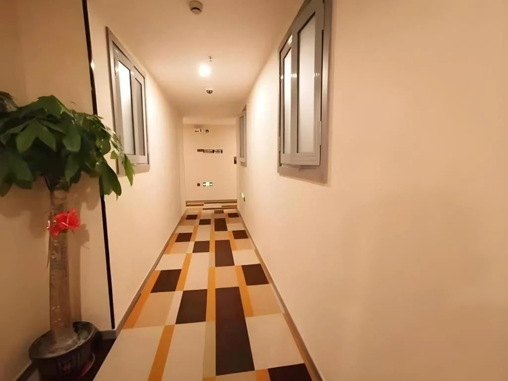 Shell Hotel Shanghai Jinshan Wanda Plaza