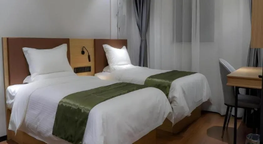 Bed in GreenTree Inn Express Datong High-Speed Railway Station Old City Wall