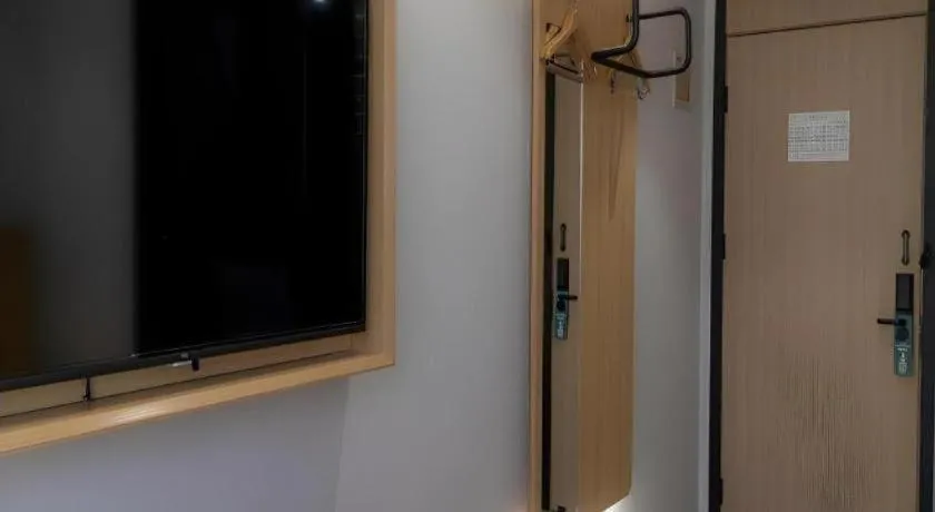 GreenTree Inn Express Datong High-Speed Railway Station Old City Wall