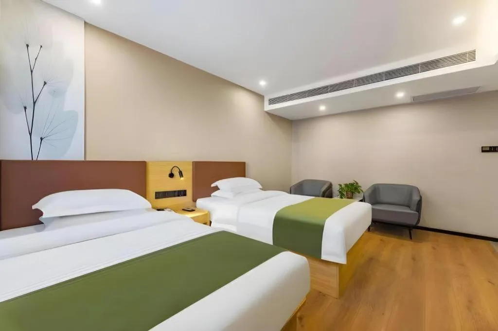 Bed in GreenTree Inn Express Datong High-Speed Railway Station Old City Wall