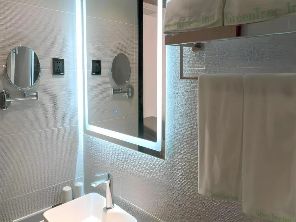 GreenTree Inn Express Datong High-Speed Railway Station Old City Wall