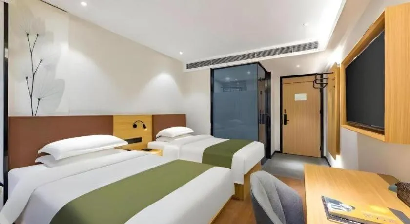 Bed in GreenTree Inn Express Datong High-Speed Railway Station Old City Wall