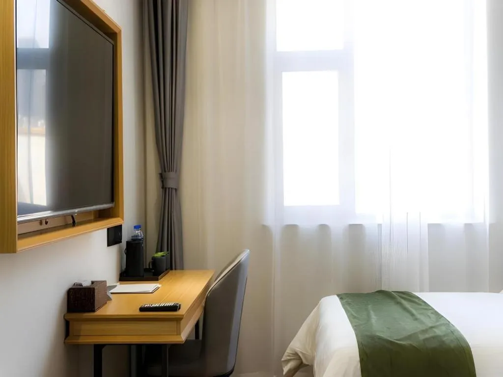 Bed in GreenTree Inn Express Datong High-Speed Railway Station Old City Wall