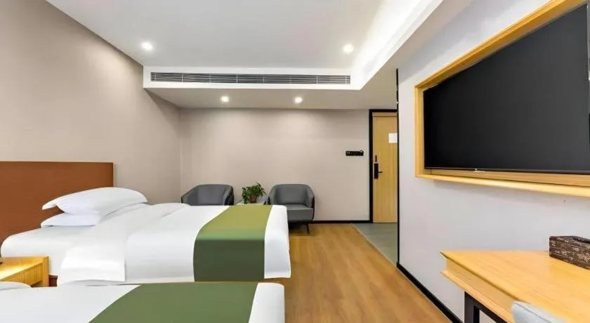 Bed in GreenTree Inn Express Datong High-Speed Railway Station Old City Wall