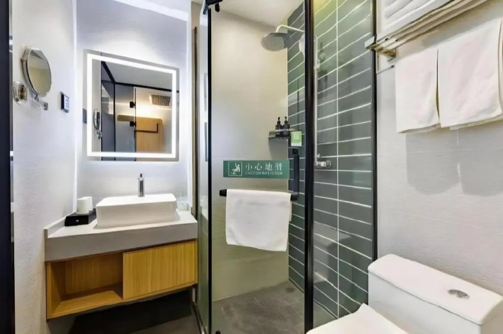 GreenTree Inn Express Datong High-Speed Railway Station Old City Wall