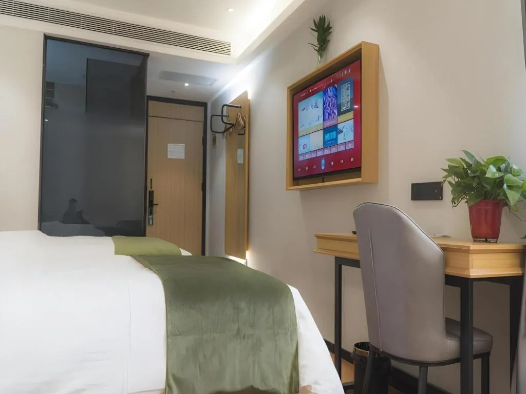 Bed in GreenTree Inn Express Datong High-Speed Railway Station Old City Wall