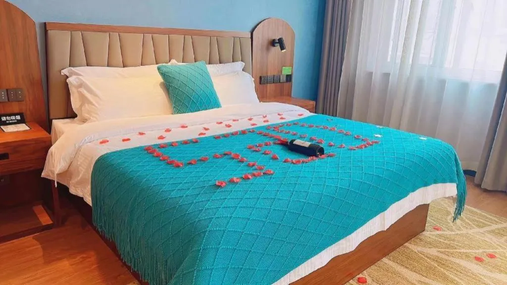 Bed in GreenTree Inn Luoyang Railway Station Wangfujing Wangcheng Park