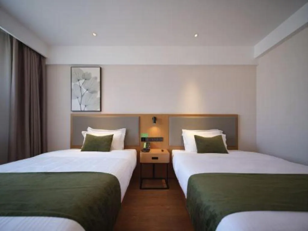 Bed in GreenTree Inn Luoyang Railway Station Wangfujing Wangcheng Park