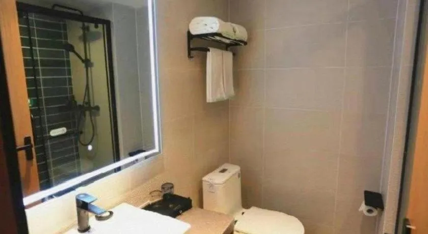 GreenTree Inn Luoyang Railway Station Wangfujing Wangcheng Park