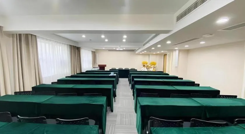 GreenTree Inn Luoyang Railway Station Wangfujing Wangcheng Park