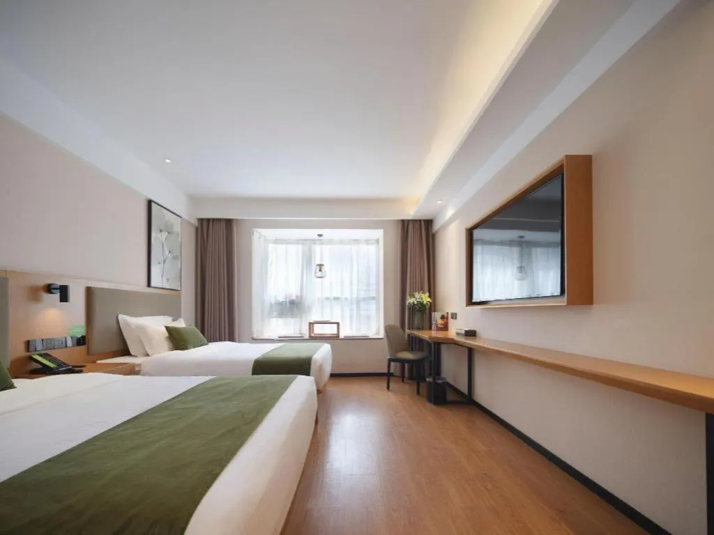 Bed in GreenTree Inn Luoyang Railway Station Wangfujing Wangcheng Park