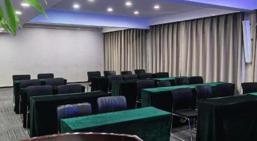 GreenTree Inn Luoyang Railway Station Wangfujing Wangcheng Park