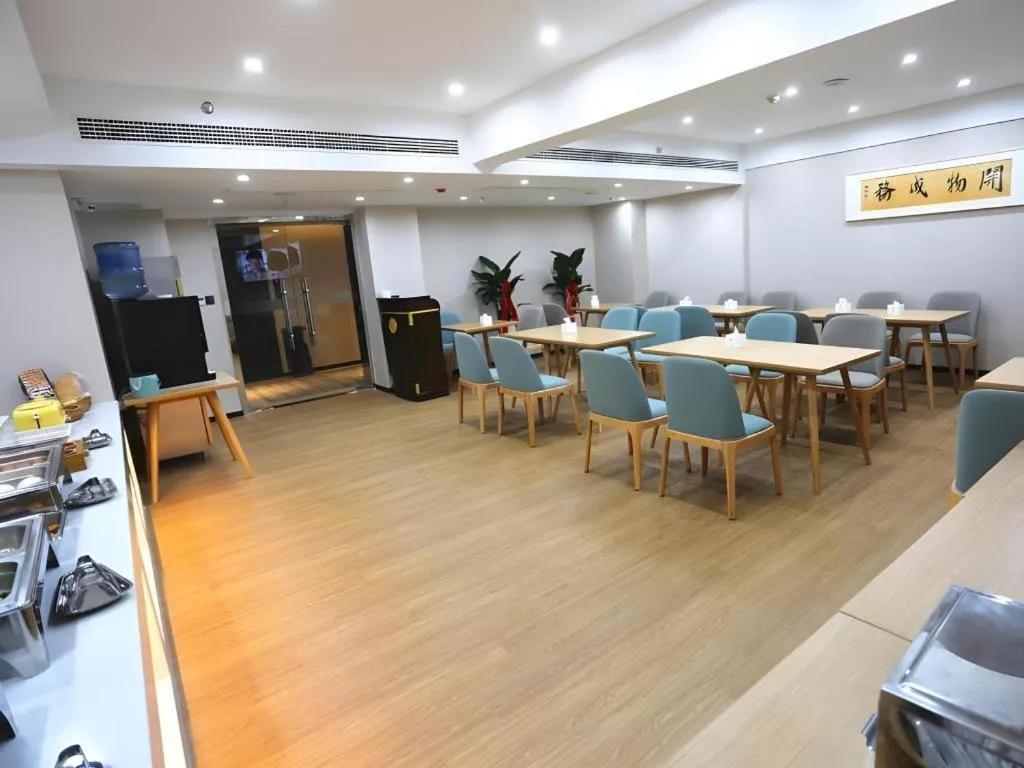 GreenTree Inn Luoyang Railway Station Wangfujing Wangcheng Park