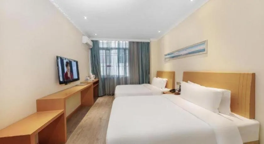 Bed in GreenTree Alliance Hotel Shenzhen Nanshan District Zhongshan Park Tongle
