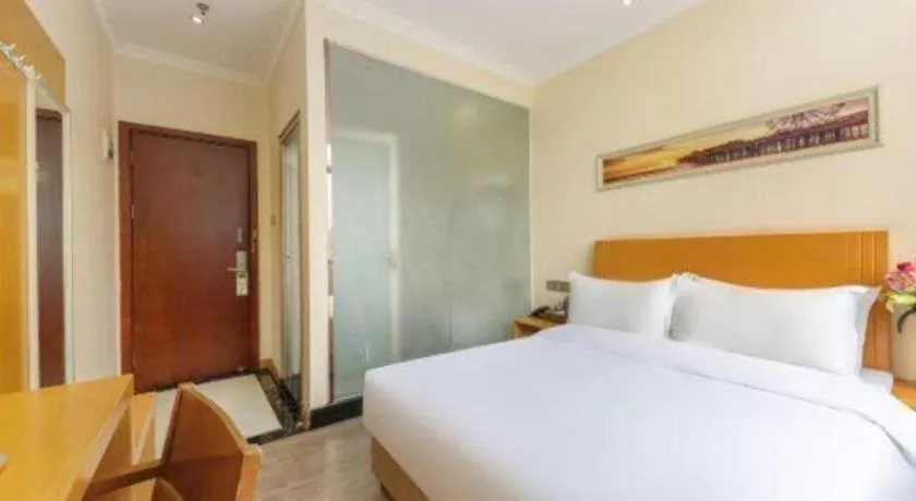 Bed in GreenTree Alliance Hotel Shenzhen Nanshan District Zhongshan Park Tongle