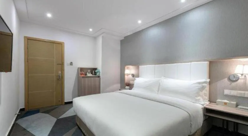 Bed in GreenTree Alliance Hotel Shenzhen Nanshan District Zhongshan Park Tongle