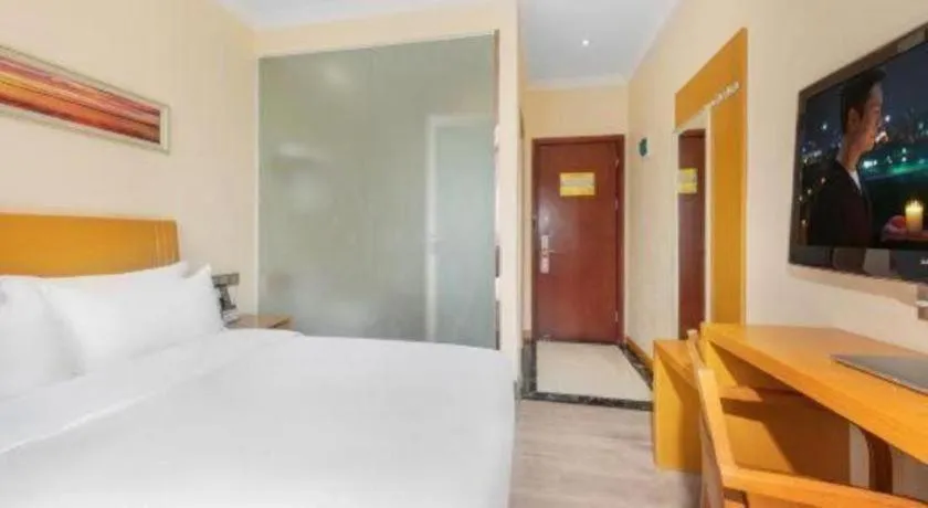 Bed in GreenTree Alliance Hotel Shenzhen Nanshan District Zhongshan Park Tongle