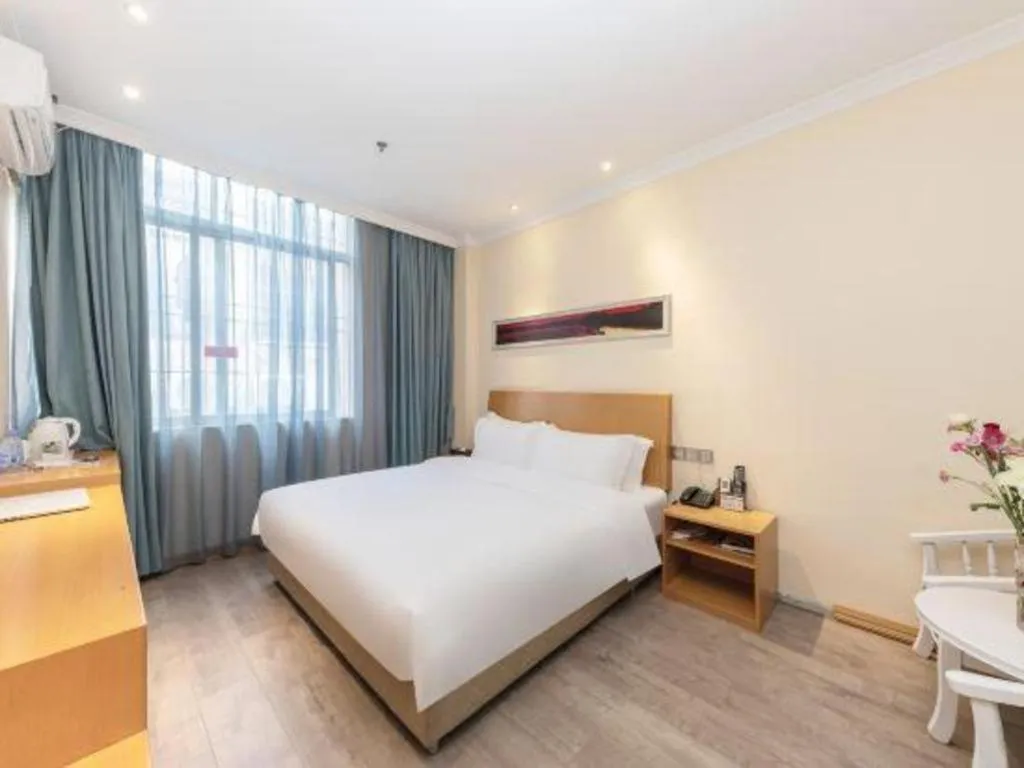 Bed in GreenTree Alliance Hotel Shenzhen Nanshan District Zhongshan Park Tongle