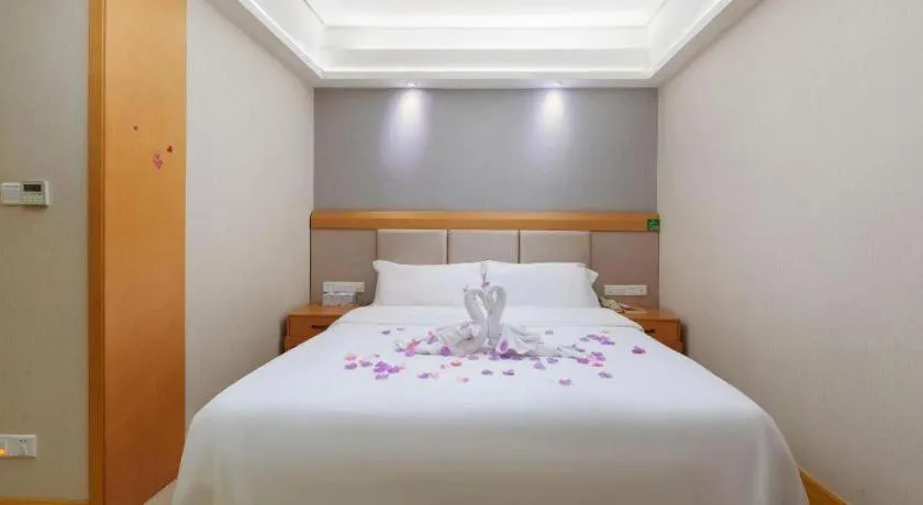Bed in GreenTree Alliance Hotel Shenzhen Futian District Xiangmi Lake Xiangmei Mountain Metro Station