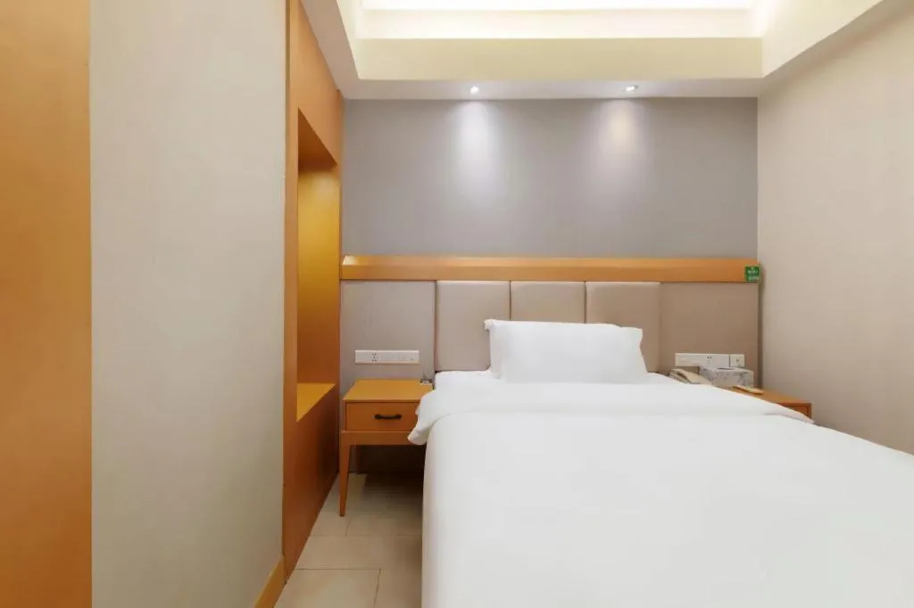 Bed in GreenTree Alliance Hotel Shenzhen Futian District Xiangmi Lake Xiangmei Mountain Metro Station