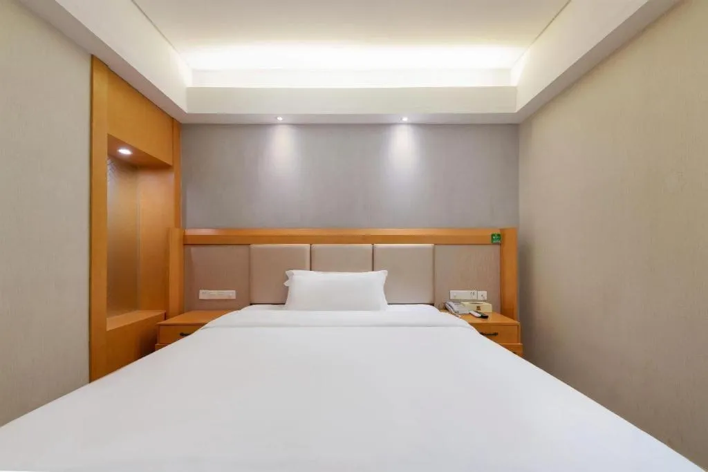 Bed in GreenTree Alliance Hotel Shenzhen Futian District Xiangmi Lake Xiangmei Mountain Metro Station