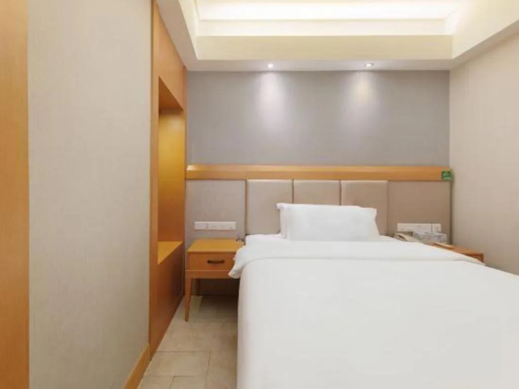 Bed in GreenTree Alliance Hotel Shenzhen Futian District Xiangmi Lake Xiangmei Mountain Metro Station