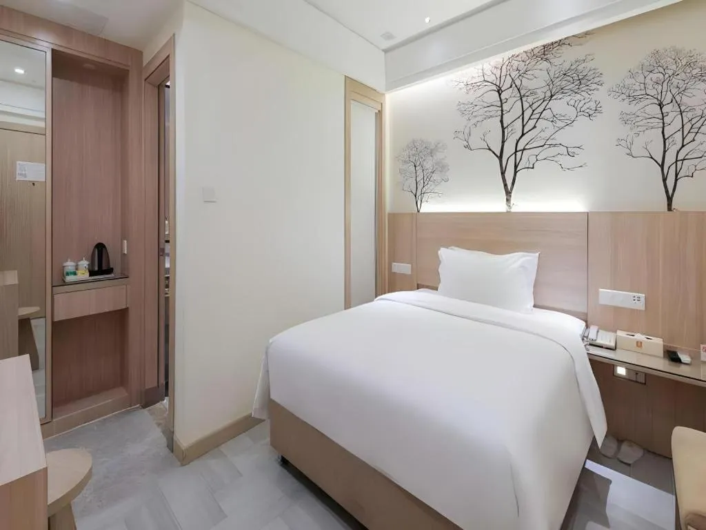 Bed in GreenTree Alliance Hotel Shenzhen Nanshan District Nantou Ancient City Majialong