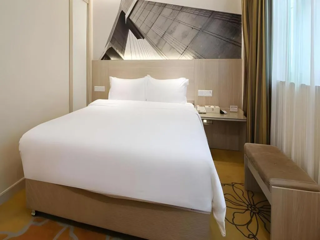 Bed in GreenTree Alliance Hotel Shenzhen Nanshan District Nantou Ancient City Majialong