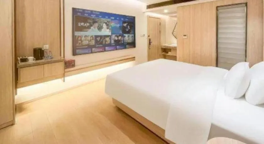 Bed in GreenTree Eastern Hotel Shenzhen Nanshan District Qianhai Free Trade Zone Lilin Metro Station