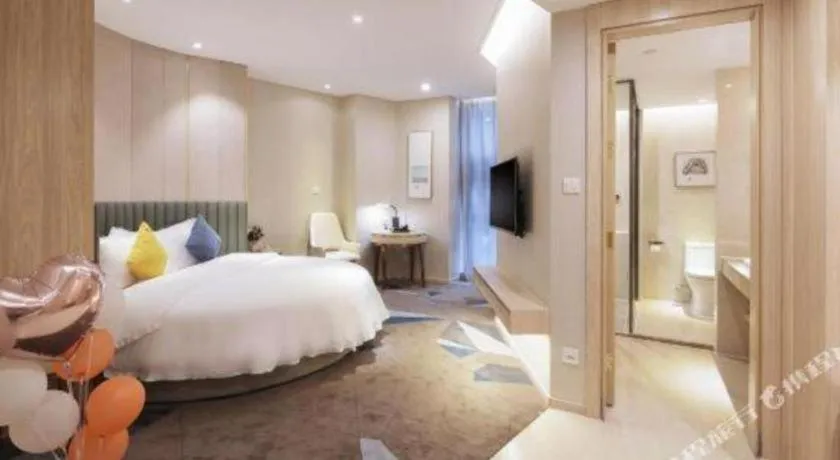 Bed in GreenTree Eastern Hotel Shenzhen Nanshan District Qianhai Free Trade Zone Lilin Metro Station