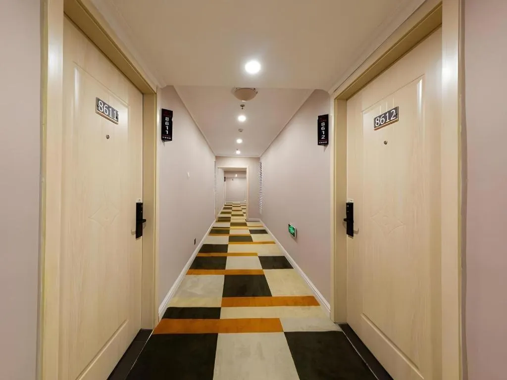 Shell Hotel Huaibei Jinying Plaza Long Distance Bus Station